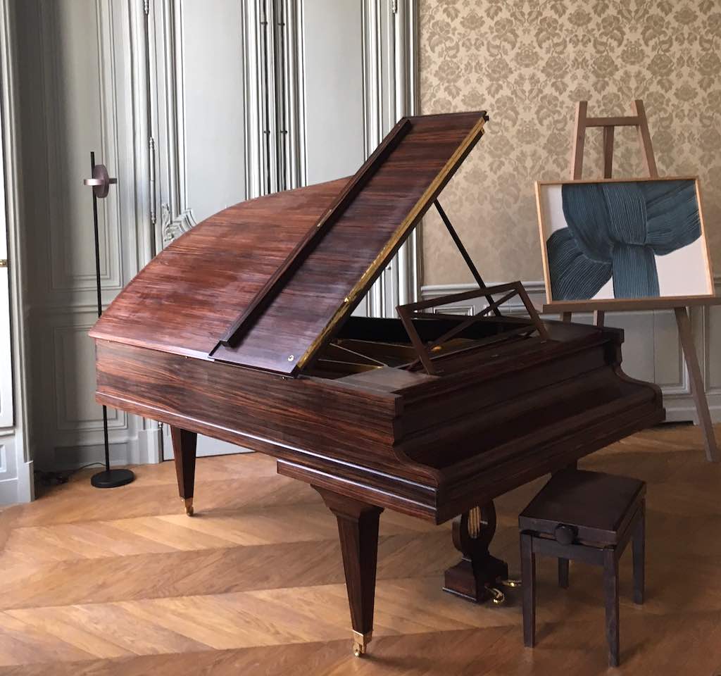 Grand salon Piano Pleyel 1927.jpg